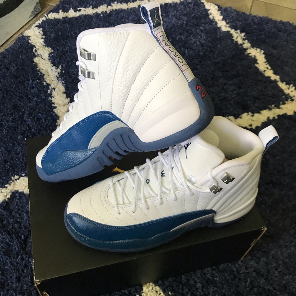 DS Jordan 12 French Blue (6Y)